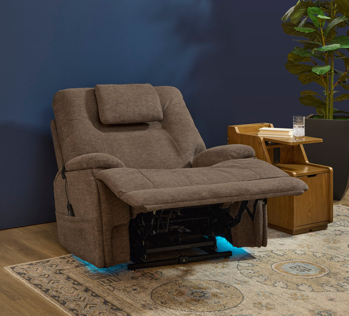 Flexsteel Zecliner Model 4+ Power Lift Recliner with Power Headrest & Lumbar, Heat & Massage