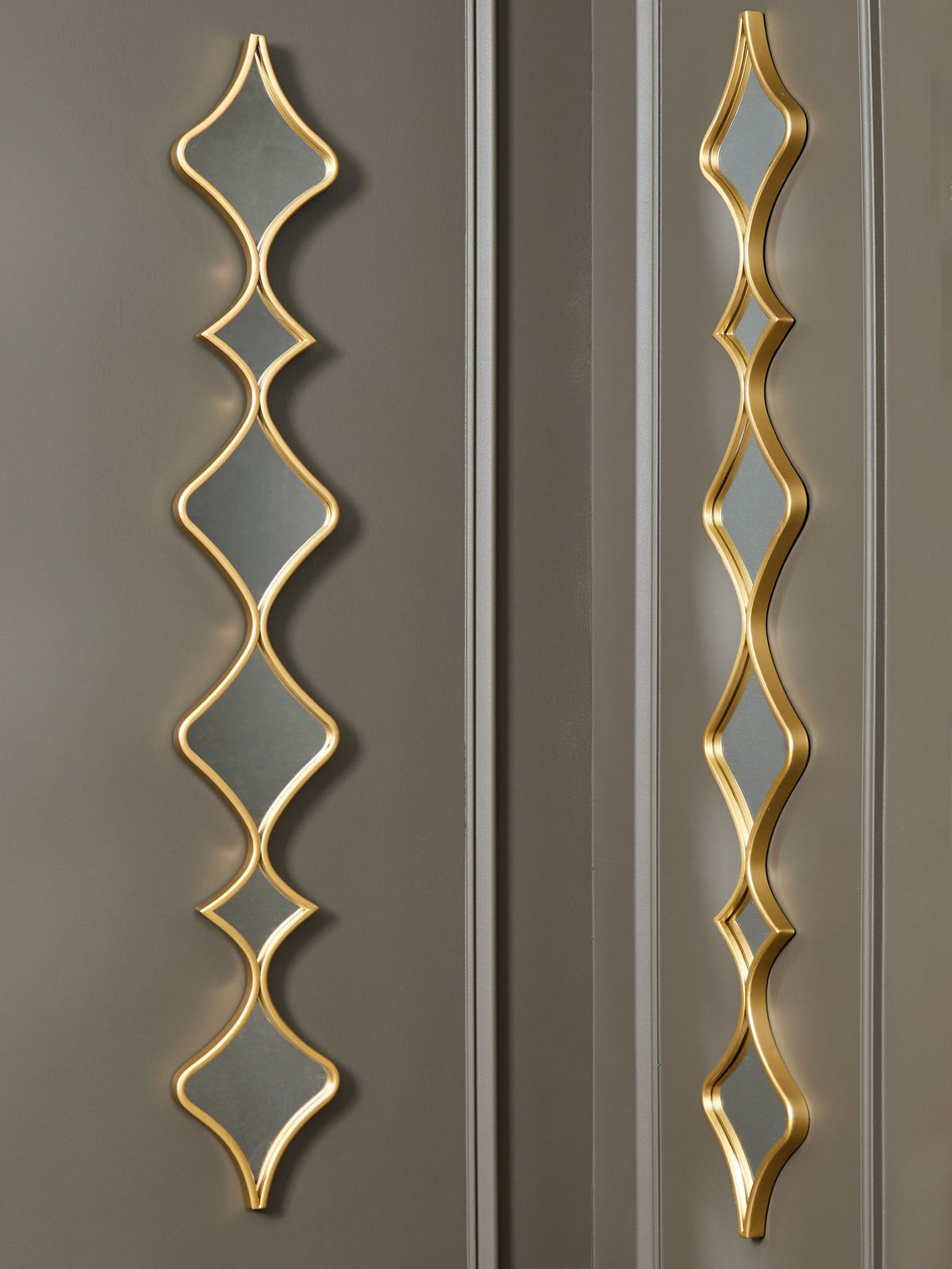 Harriswood - Accent Mirror Set (Set of 2) - Gold Finish