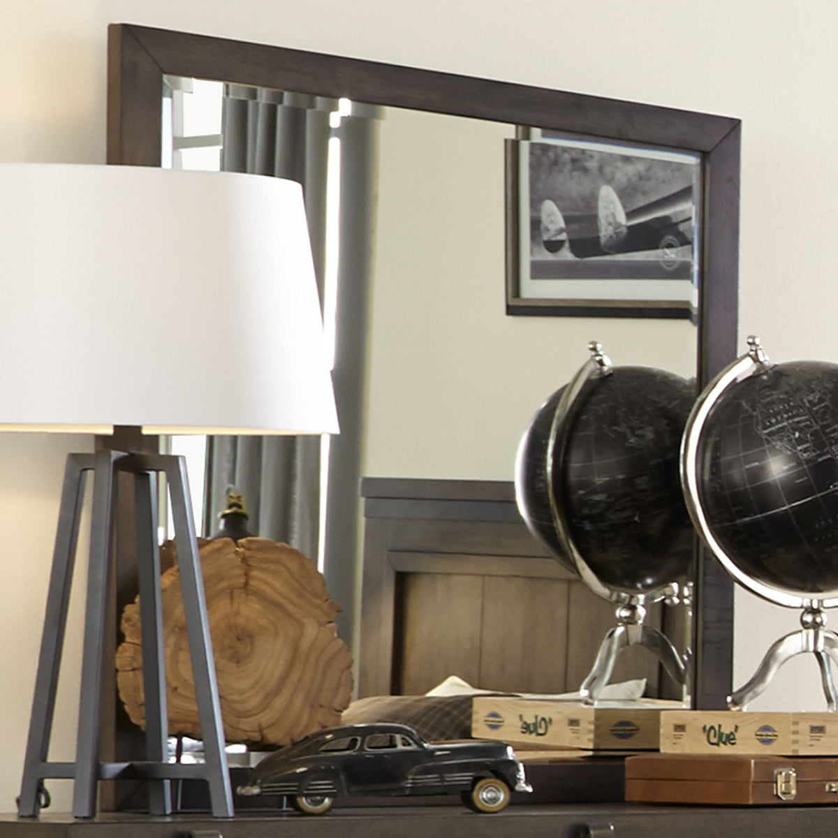 Thornwood Hills - 3 Drawers Dresser & Mirror - Rock Beaten Brown