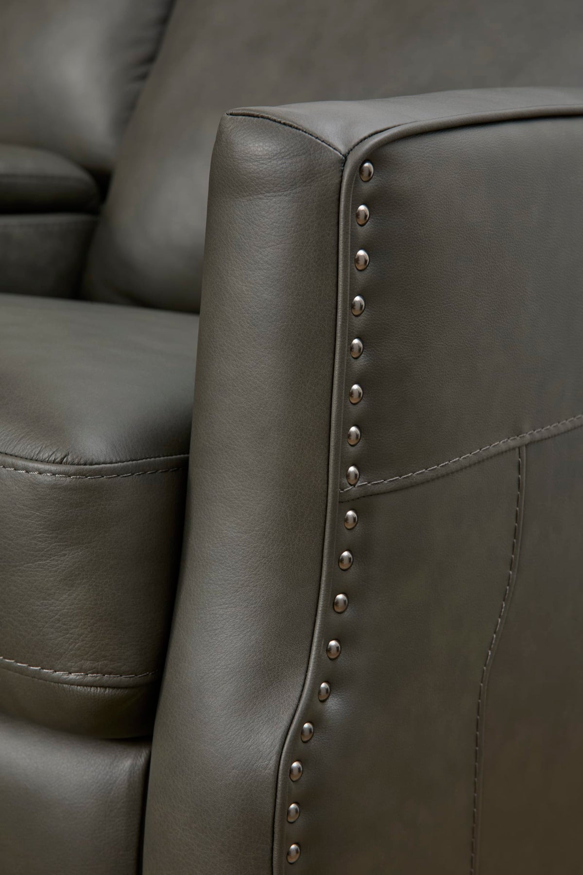 Flexsteel Maxwell Power Reclining Loveseat with Console, Power Headrests and Lumbar