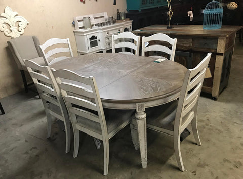 Realyn Dining Table & 6 Chairs