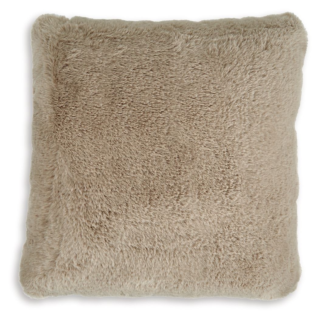 Gariland - Faux Fur Pillow