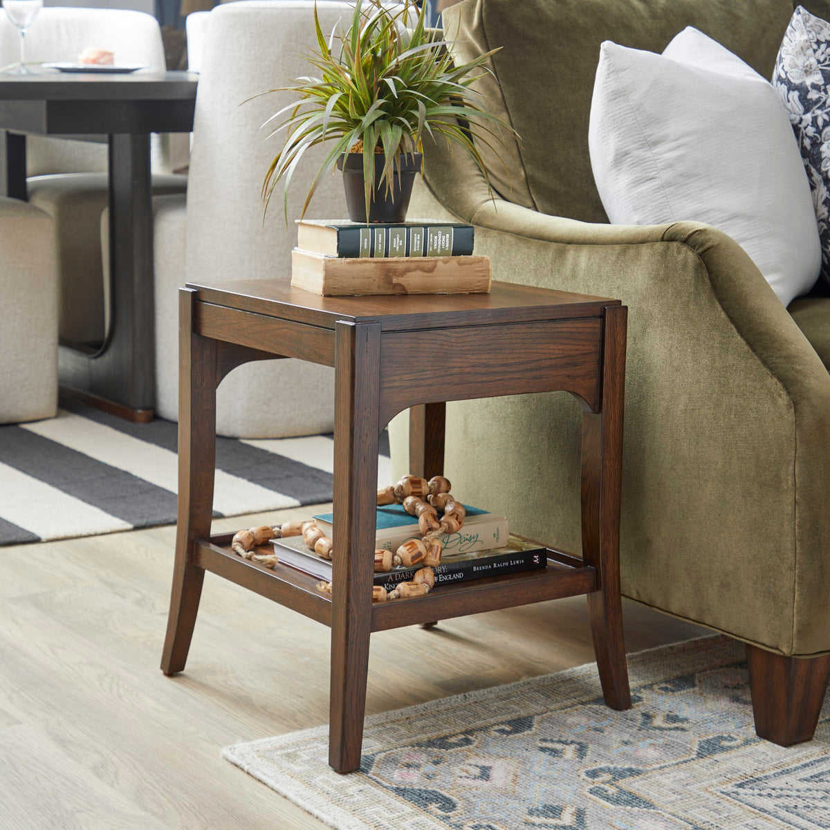 Flexsteel Sylvie Short Bunching Table