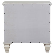 Sandy Beach 3-drawer Nightstand