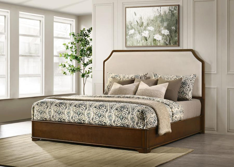 Garland 58-inch Panel Bed Cream and Brown Cherry Eastern King