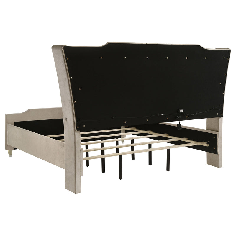 Lorient Bedroom Set Ivory and Camel