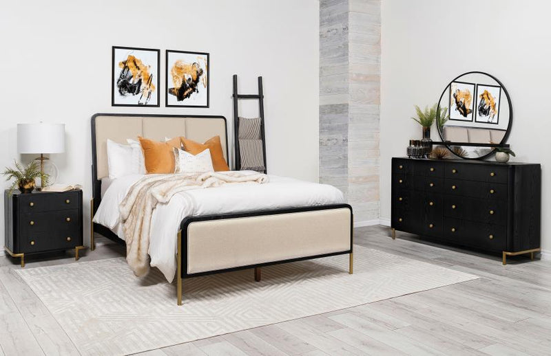 Arini Bedroom Set Black California King 4-piece