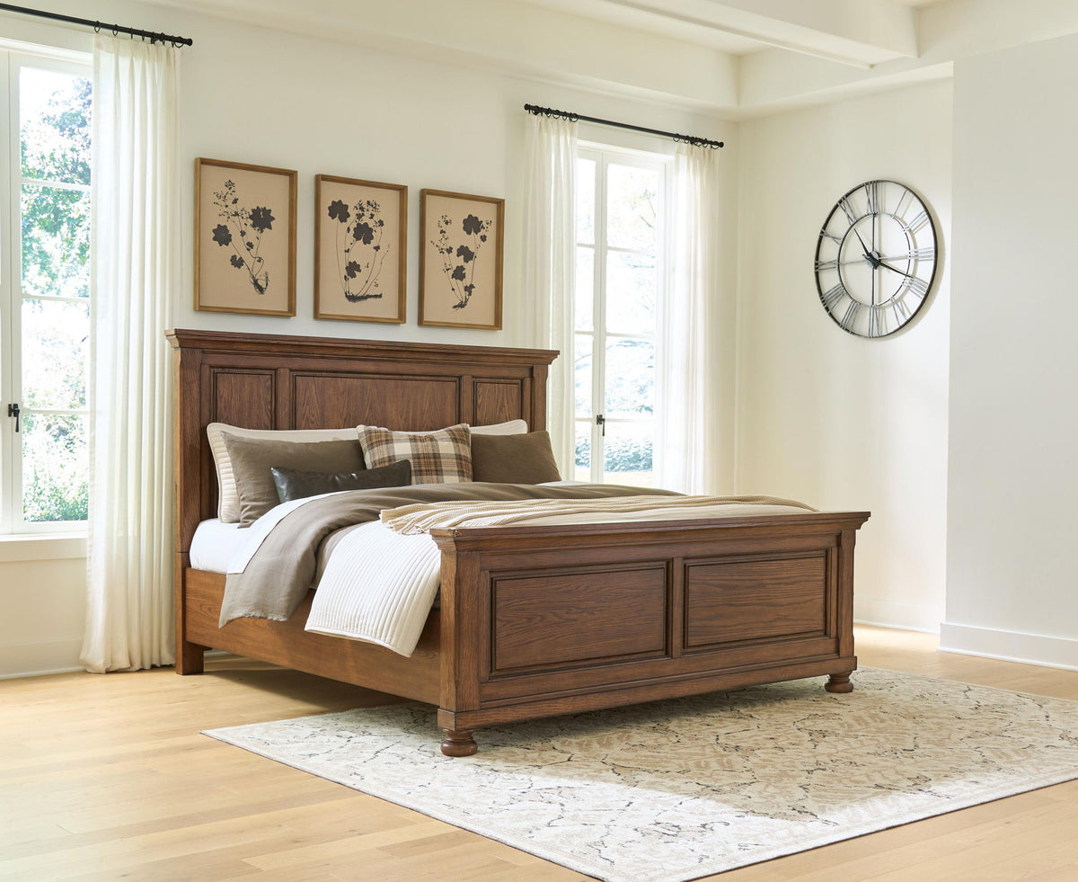 Zackaryn - Panel Bed