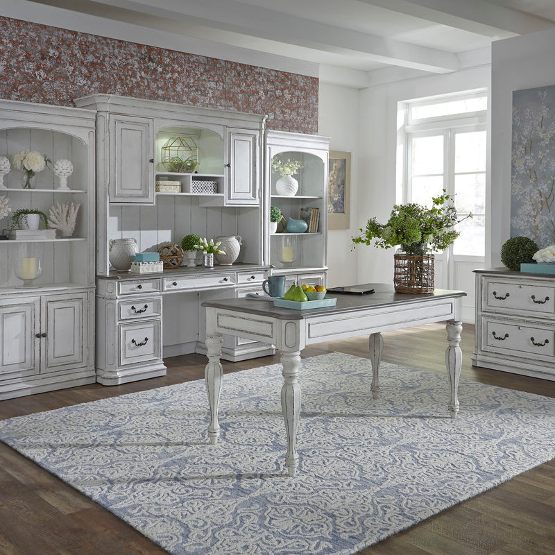 Magnolia Manor - Credenza