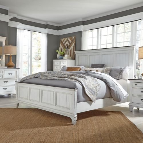 Allyson Park Panel Bed Bedroom Set