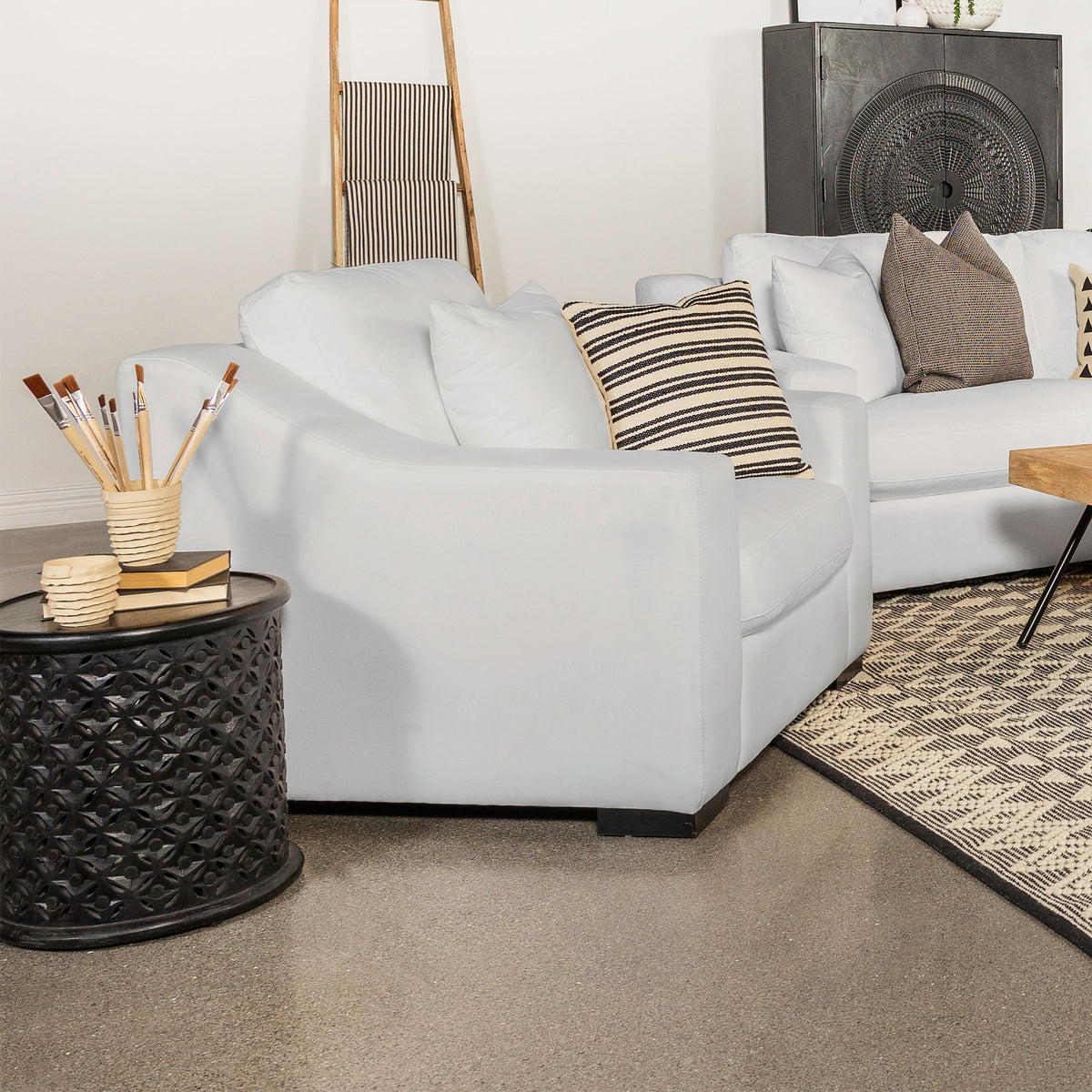 Ashlyn Upholstered Sloped Arm Accent Chair