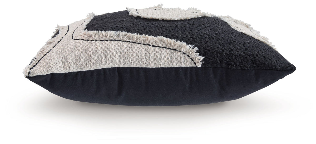 Veerbank - Pillow (Set of 4) - Black / Beige