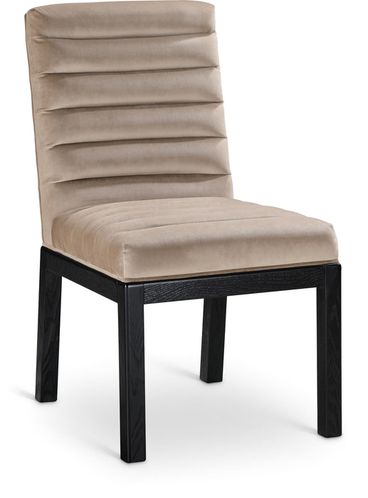 Evelyn - Dining Chair With Black Legs