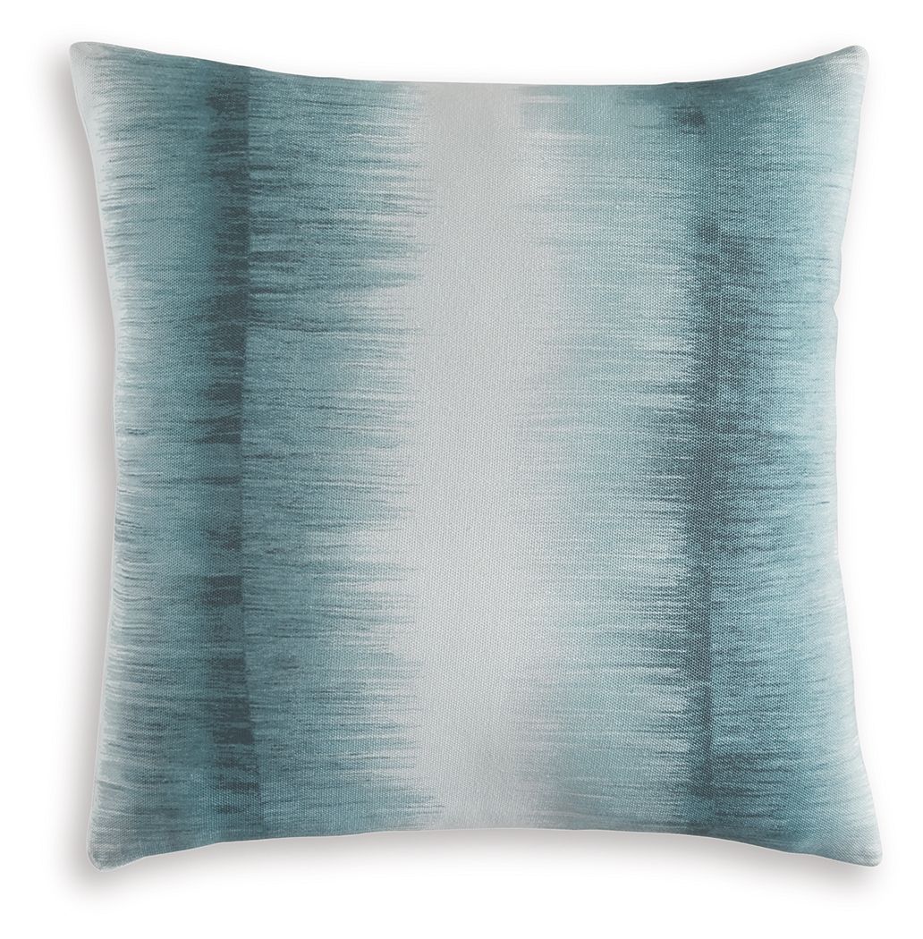 Accents > Pillows