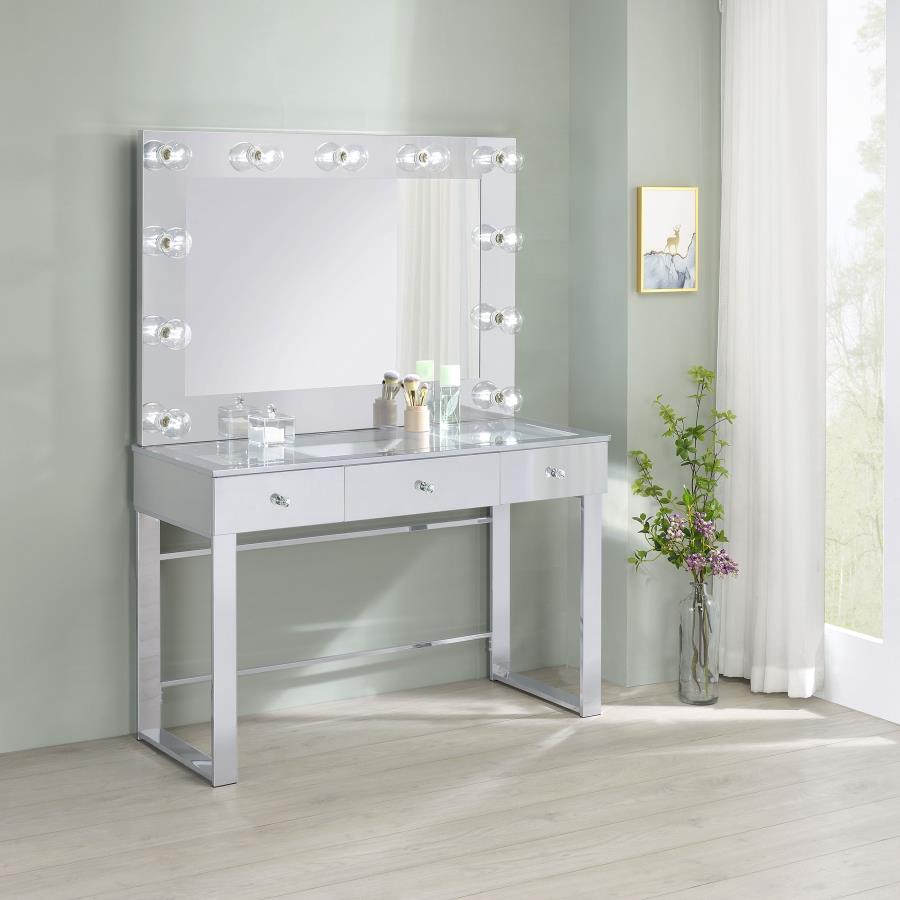 Umbridge 3-drawer Vanity Set with Lighting Chrome and White Default Title