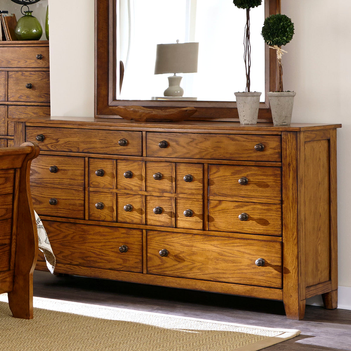 Grandpas Cabin - 7 Drawer Dresser - Aged Oak