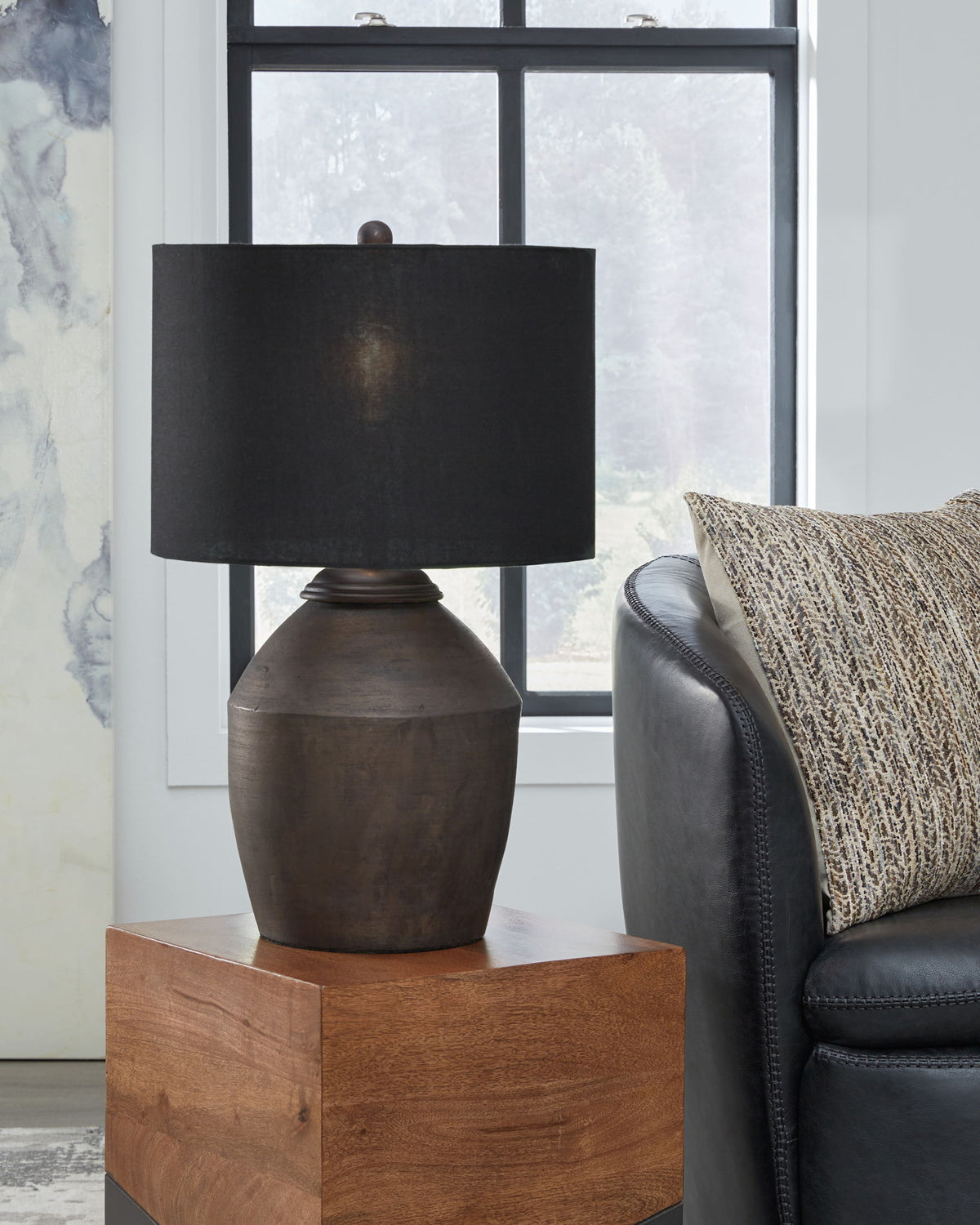Naareman - Terracotta Table Lamp - Metallic Black