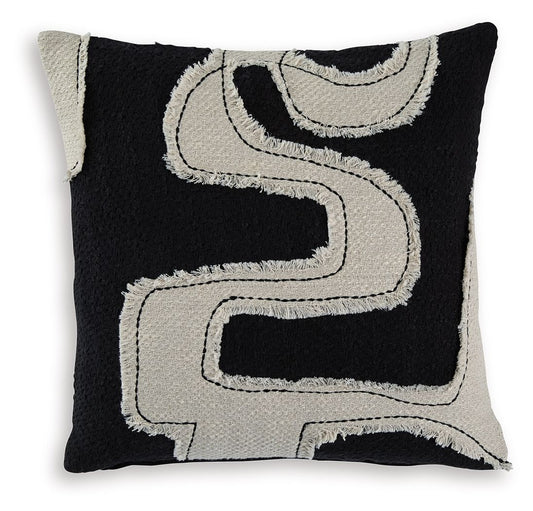 Veerbank - Pillow (Set of 4) - Black / Beige