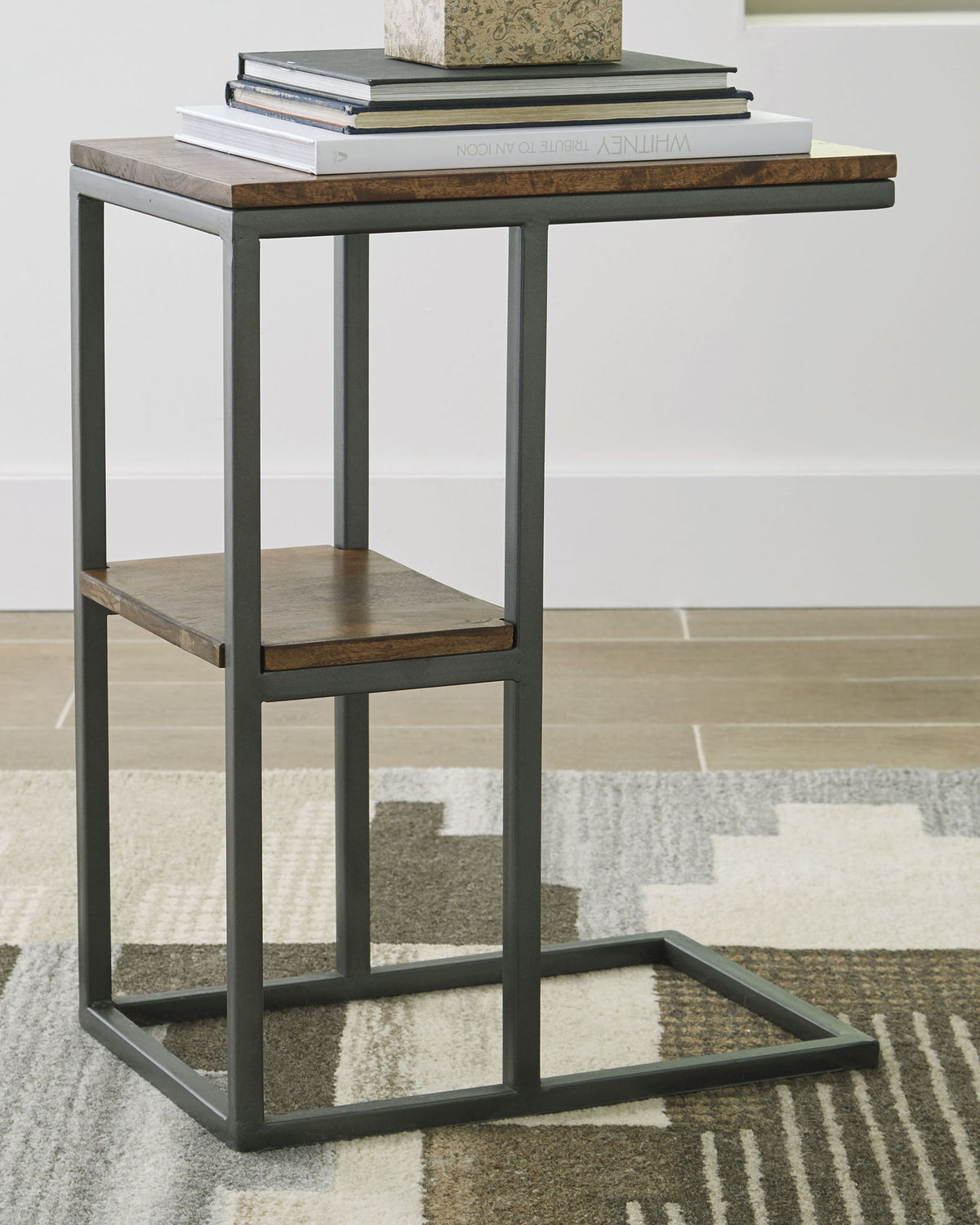 Forestmin - Accent Table - Natural / Black