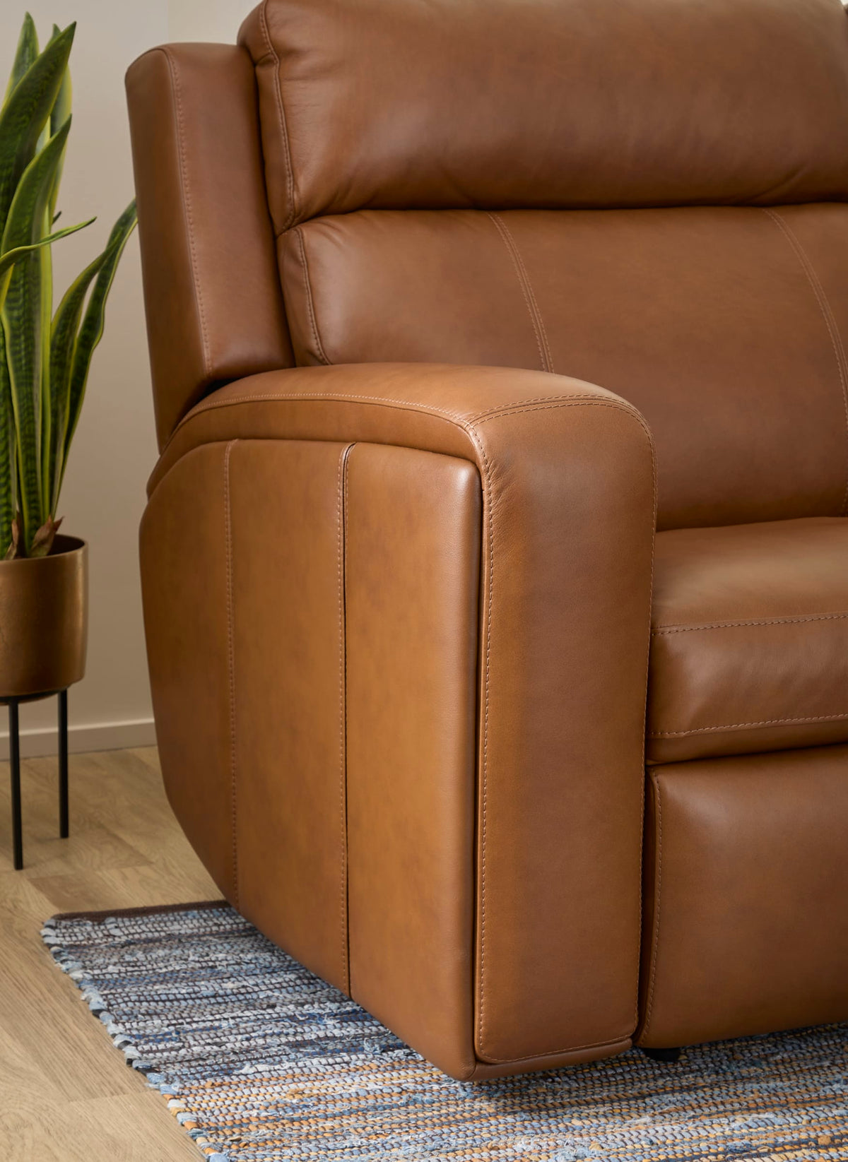 Flexsteel Wyatt Power Reclining Loveseat with Console & Power Headrests & Lumbar