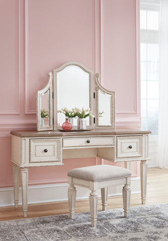 Realyn Vanity With Chair