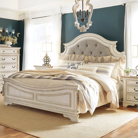 Realyn King Bed